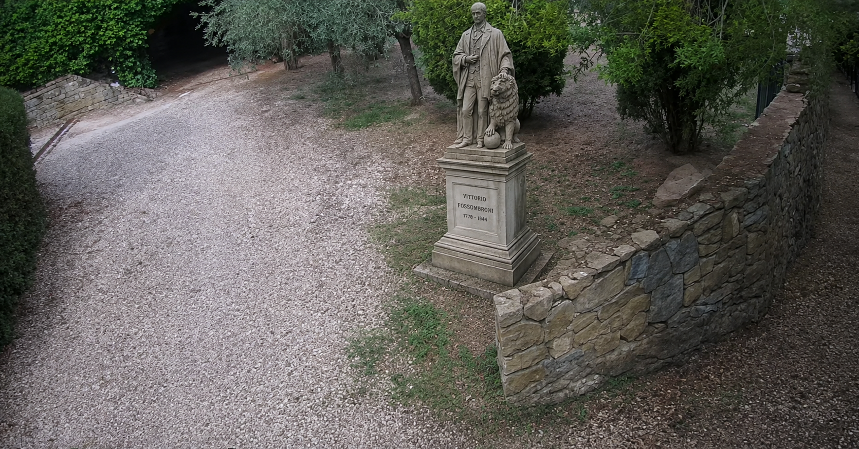 Riproduzione della statua di Vittorio Fossombroni nella tenuta
